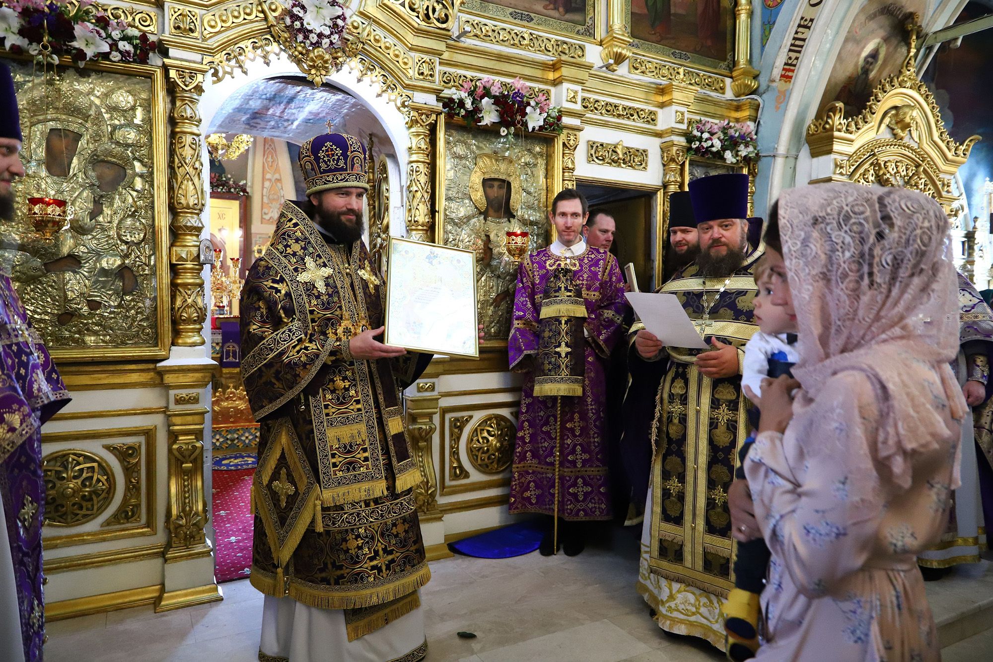 Спасский храм андреевка. Церковь Спасский храм пос. Андреевка. Настоятель Спасский храм Андреевка. Божественная литургия в Спасском храме пос Андреевка 16.10.2021.