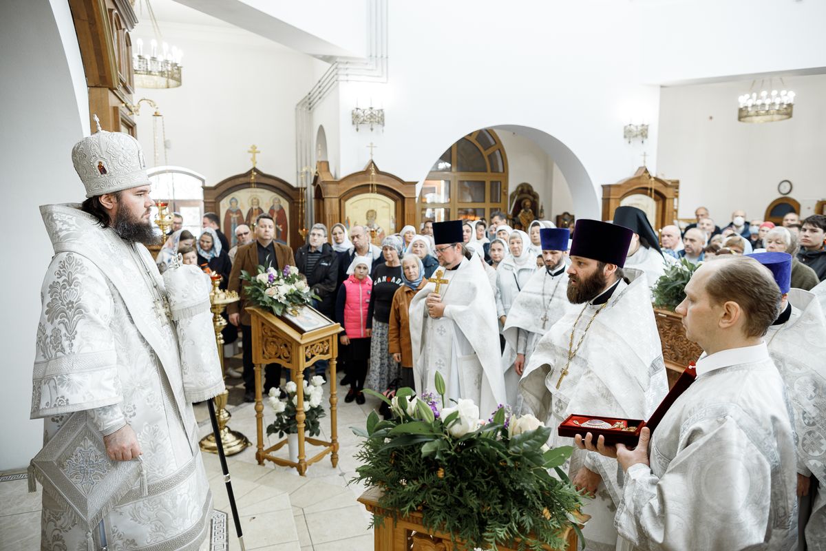 Великое освящение храма введения в Вешняках