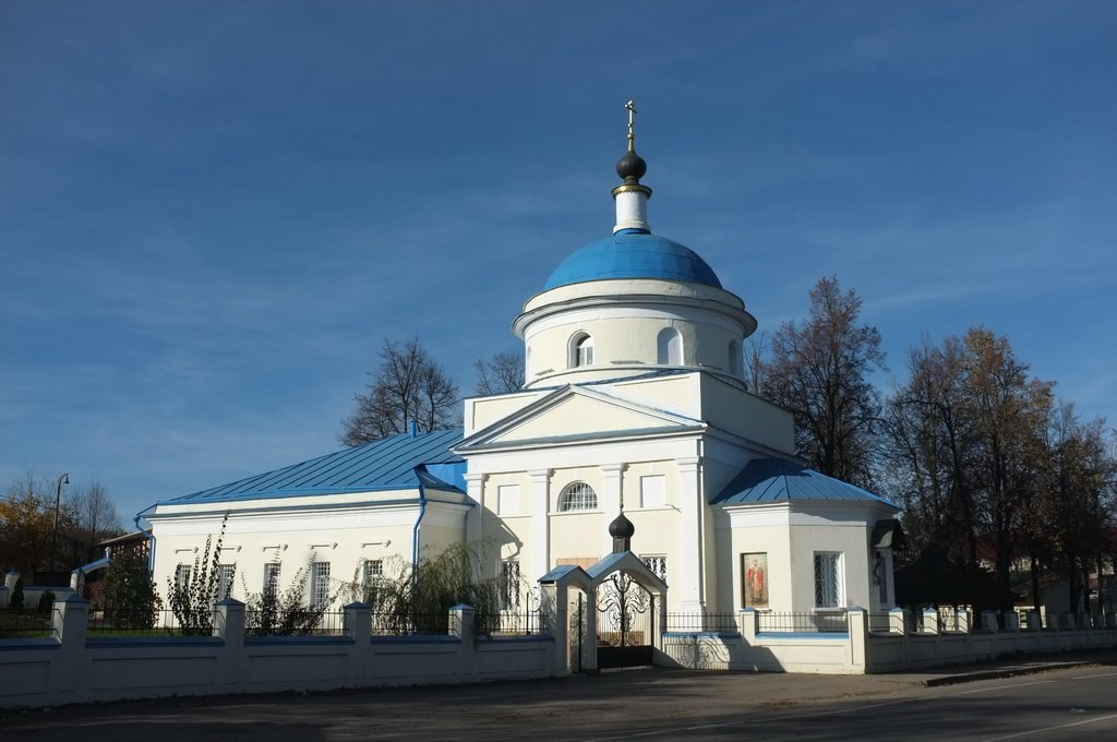 Село молоково. Храм Казанской иконы Божией матери в Молоково. Храм Молоково Московская область. Храм в Молоково Ленинский район. Казанская Церковь в Молоково.