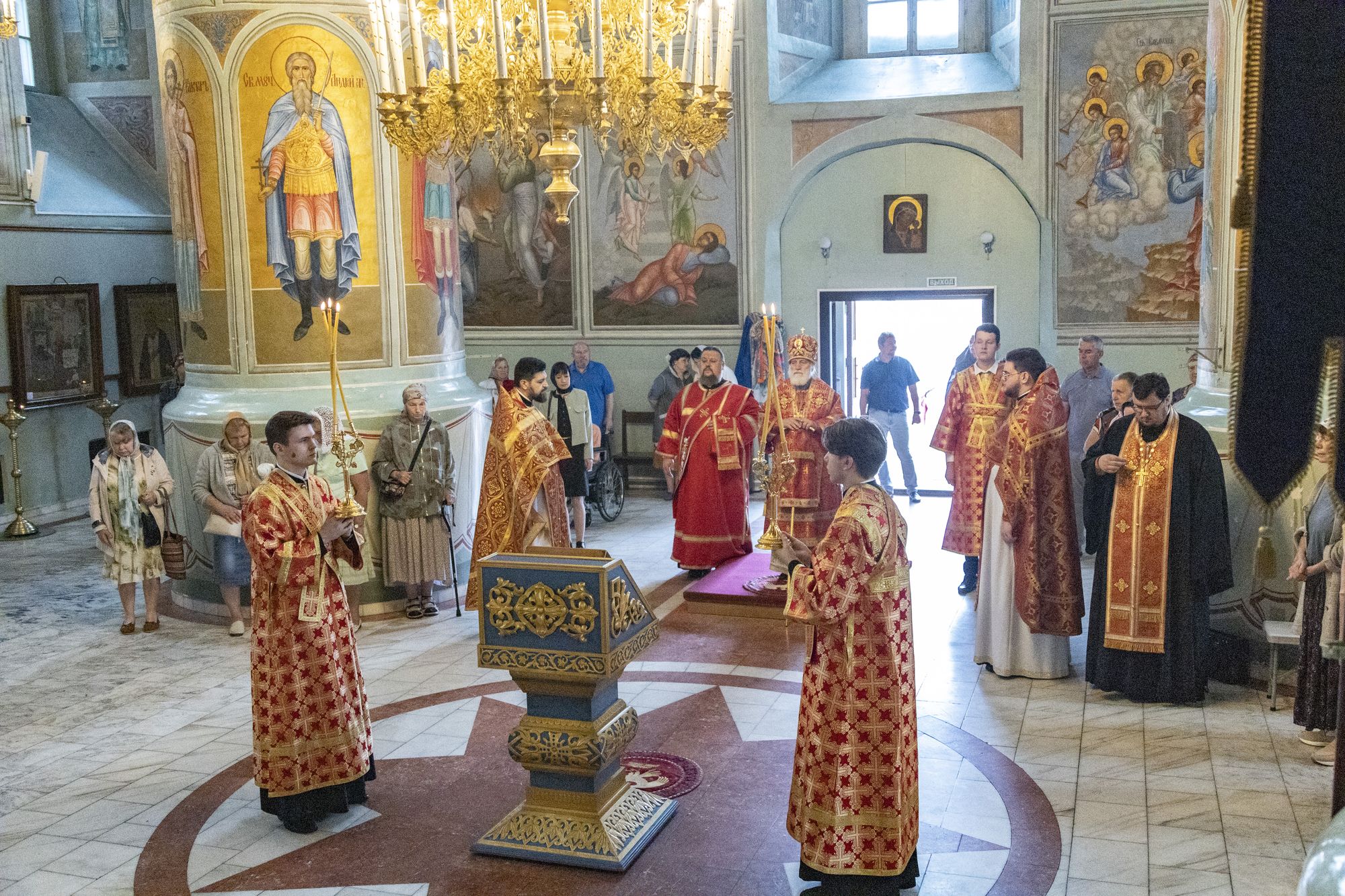 Успенский кафедральный собор Коломна внутри