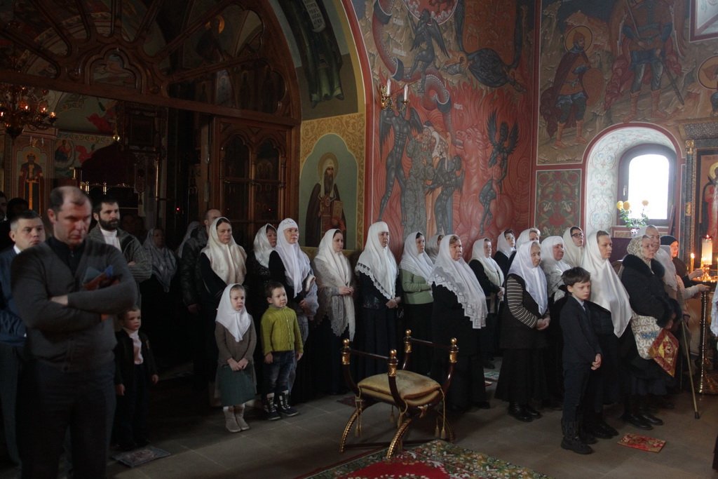 Храм архангела михаила в слободе. Михайловская Слобода Старообрядческая Церковь. Отец Иринарх Михайловская Слобода. О Иринарх Михайловская Слобода. Михайловская Слобода храм единоверческий настоятель.