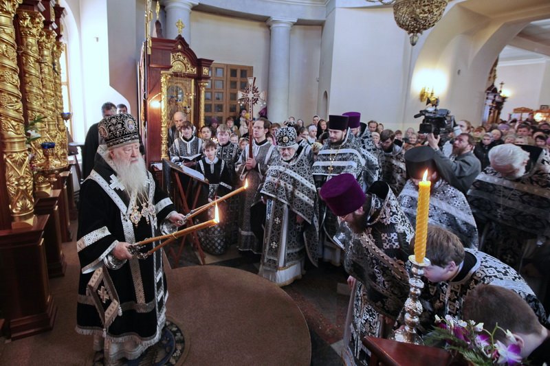 Расписание одинцовского храма. Гребенковский храм Одинцово. Настоятель Гребневского храма Одинцово. Гребневская Церковь Одинцово. Гребневская Церковь Одинцово внутри.