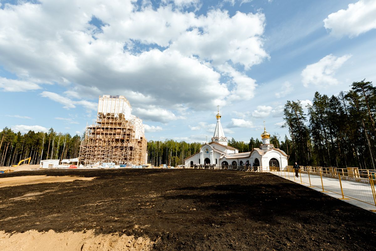 Освящение храма в комарово