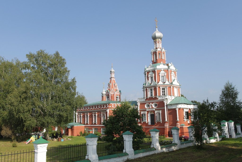 Софрино московская область. Церковь в Софрино Московской области. Церковь Смоленская в быв усадьбе Ягужинской XVII В. Софрино Москва. Усадьба Ягужинской Софрино.