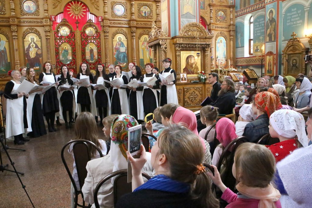 Богослужения в никольском храме наро фоминска. Никольский храм Наро-Фоминск. Никольский храм Наро-Фоминск благочиние. Наро-Фоминск Никольский храм священство. Священники Никольского собора г.Наро-Фоминск.