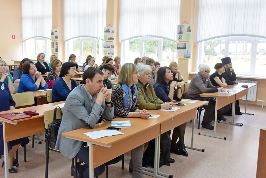 Запись домодедово. Заборьевская школа Домодедово Домодедово. Заборьевская школа Домодедово учителя. Директор Заборьевской школы Домодедово. Первая школа в Домодедово директора.