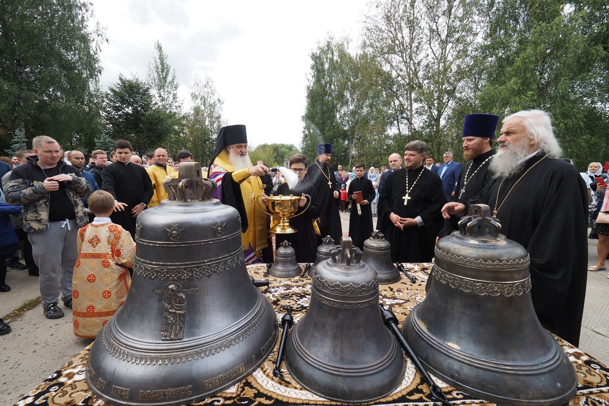 Ивантеевка храм. Смоленский храм Ивантеевка. Смоленский храм Ивантеевка наставник храма. Возрождение Смоленской церкви. Возрождение Смоленской церкви в Петербурге.