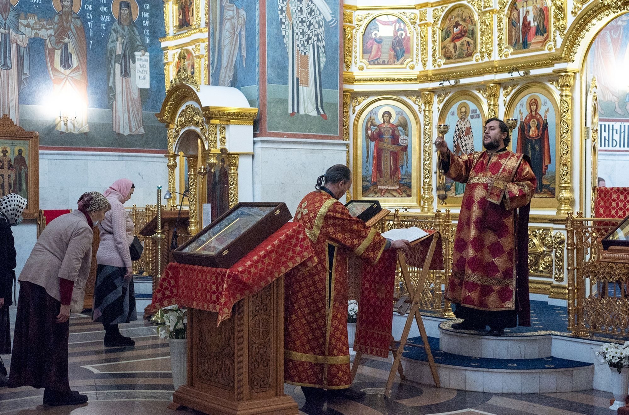 Храм Алексия Хотьково иконостас