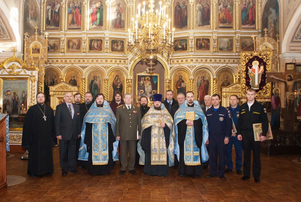 Весь персонал храма 4 буквы. Новочеркасское благочиние духовенство. Солнечногорское благочиние. Церковь голубое Солнечногорского.