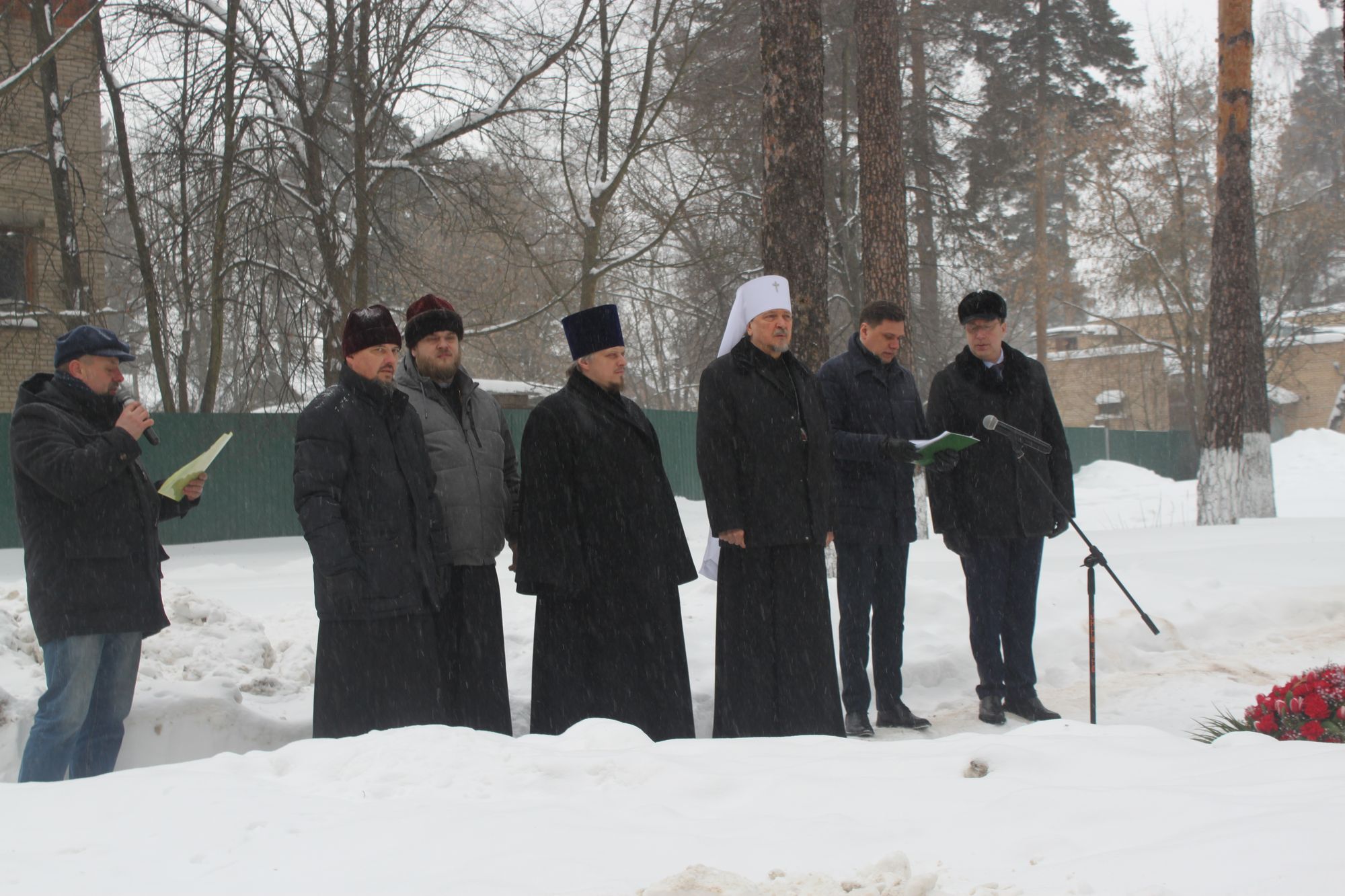 В пушкине открыли. Открытие памятника святителю луке в Котласе. Выступление Степанова на открытии памятника святителю луке в Котласе.