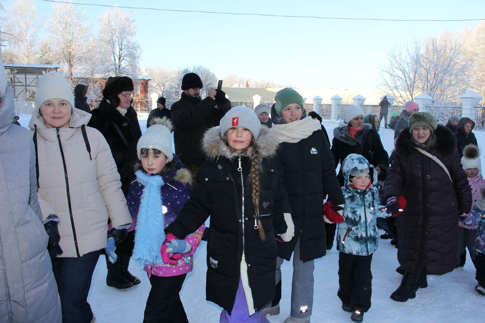 Детская Литургия в Троицком соборе г. Яхромы 07.01.2024