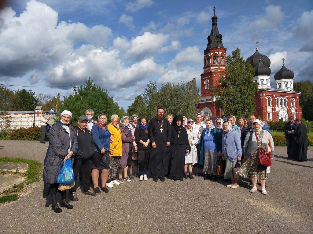 Погода в александро невском. Александро-Невский монастырь (Маклаково). Александро Невский женский монастырь село Маклаково. Женский монастырь в Маклаково Талдомский район. Храм в Маклаково Тутаевский район.