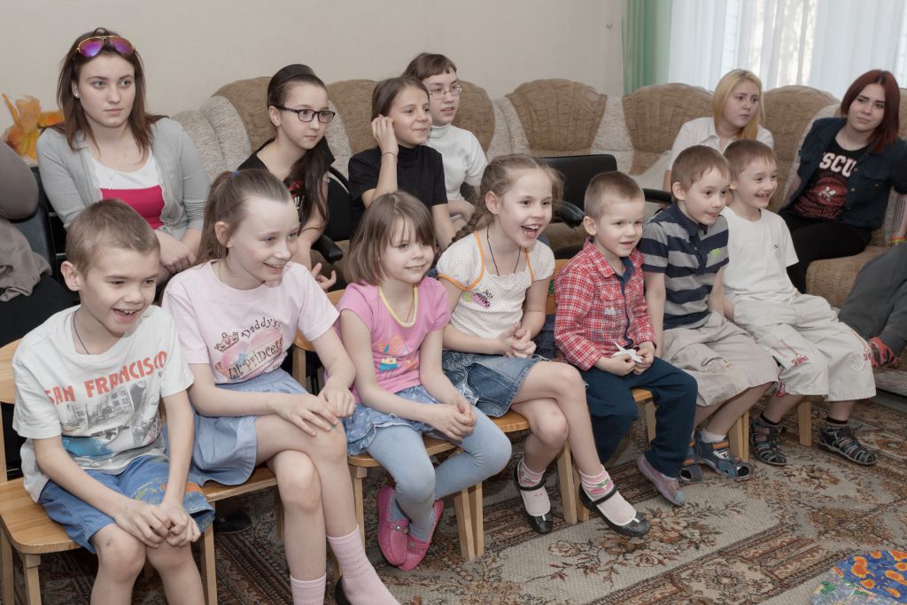 Приют для детей. Дом приюта для детей. Приют в Домодедово для детей. Детский дом в Домодедово. Специализированные приюты для детей.