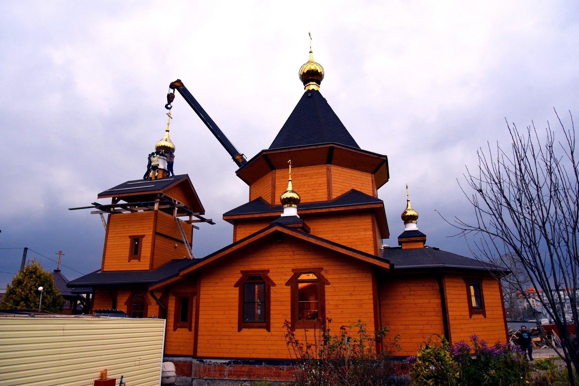 Церковь поселка новый. Храм Покрова Пресвятой Богородицы в Нахабино. Храм в Нахабино на Красноармейской. Поселок Нахабино Георгиевский храм.