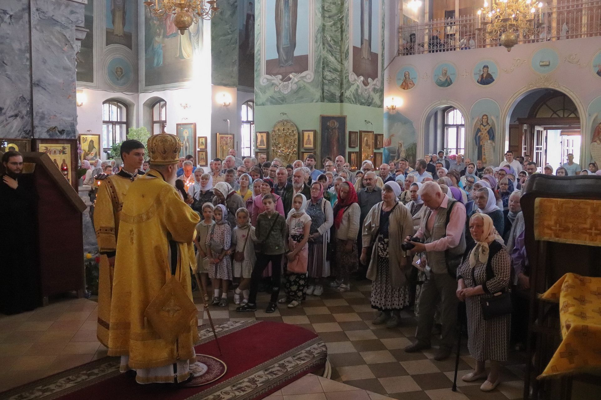 Гуслицкий Спасо-Преображенский мужской монастырь. Монахи в монастыре. Настоятель монастыря. Служба монастырь монахи.