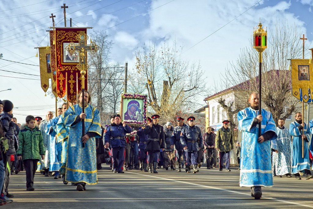 Крестные ходы ноябрь. Крестный ход Павловский Посад. 4 Июня Павловский Посад Казанский храм крестный ход. Мариинский Посад Покровское Церковь крестный ход. Храм малые Пальники пришел крестный ход.