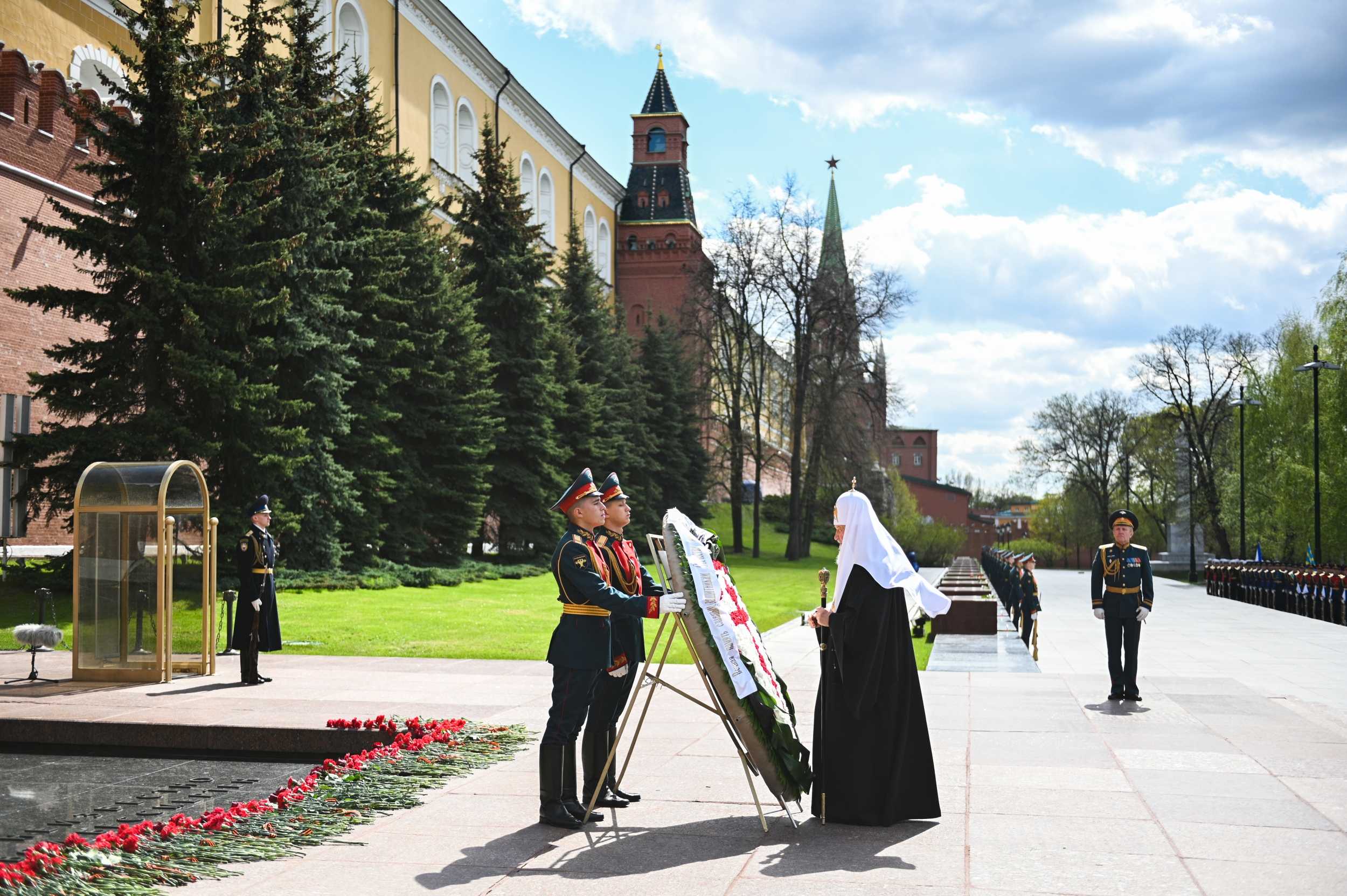 Возложение венцов в церкви картинки