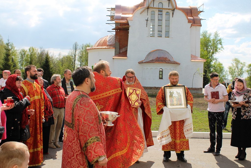 Храм в наро фоминске. Храм Наро-Фоминск новомученикам. Наро Фоминское благочиние.