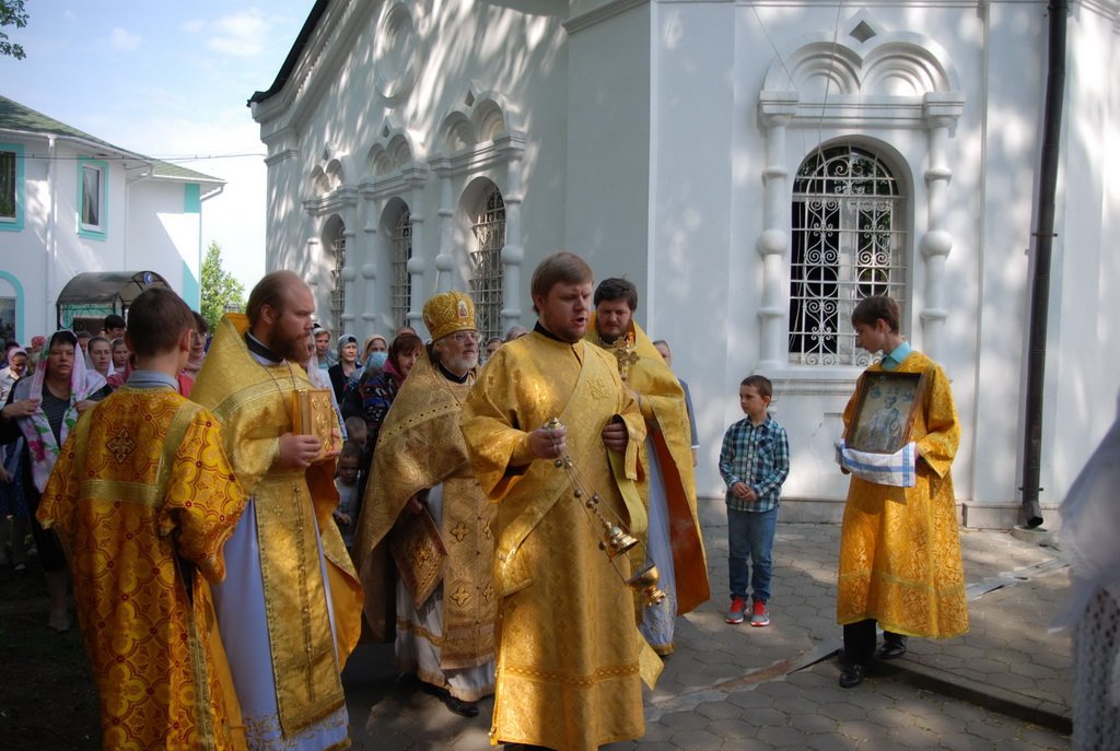 Никольское храм одинцовский. Никольский храм Сидоровское. Никольский храм села Сидоровское. Никольский храм село Сидоровское Одинцовский район. Село Сидоровское Одинцовского.