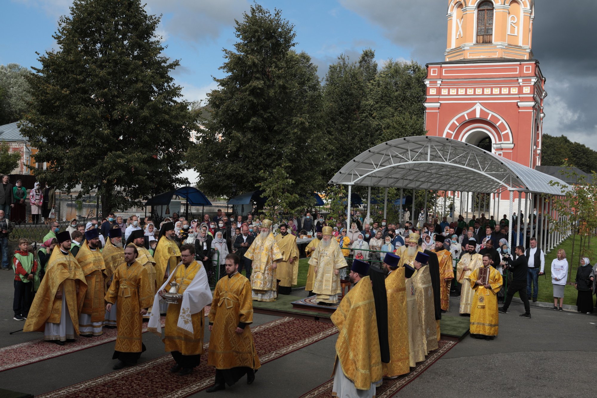 Праздник вознесения господня в суражском районе. Праздник Всемилостивого Спаса в Давидовой пустыни. 9 Мая 2021 Вознесенская Давидова пустынь. Фото монастыря Вознесенской Давидовой пустыни в праздник. Вознесенская Давидова пустынь футбол 2021.