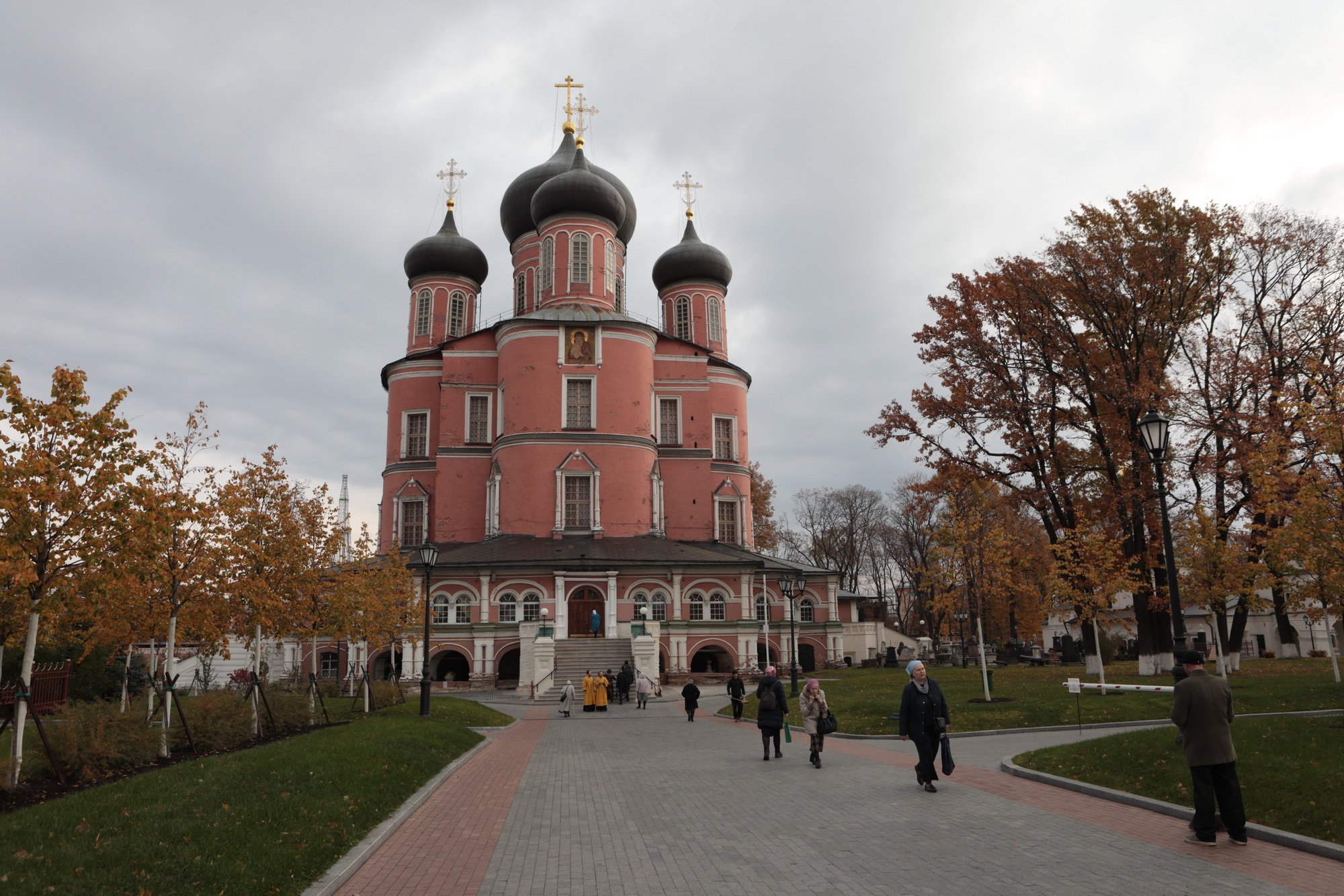 Донской монастырь метро