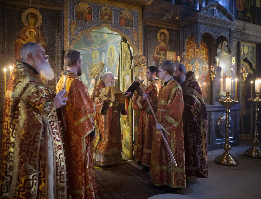 Храм архангела михаила в слободе. Единоверческий храм в Михайловской Слободе. Храм Михаила Архангела единоверие. Единоверческий храм Архангела Михаила в Михайловской Слободе. Храм Архангела Михаила в Михайловской Слободе крестины.