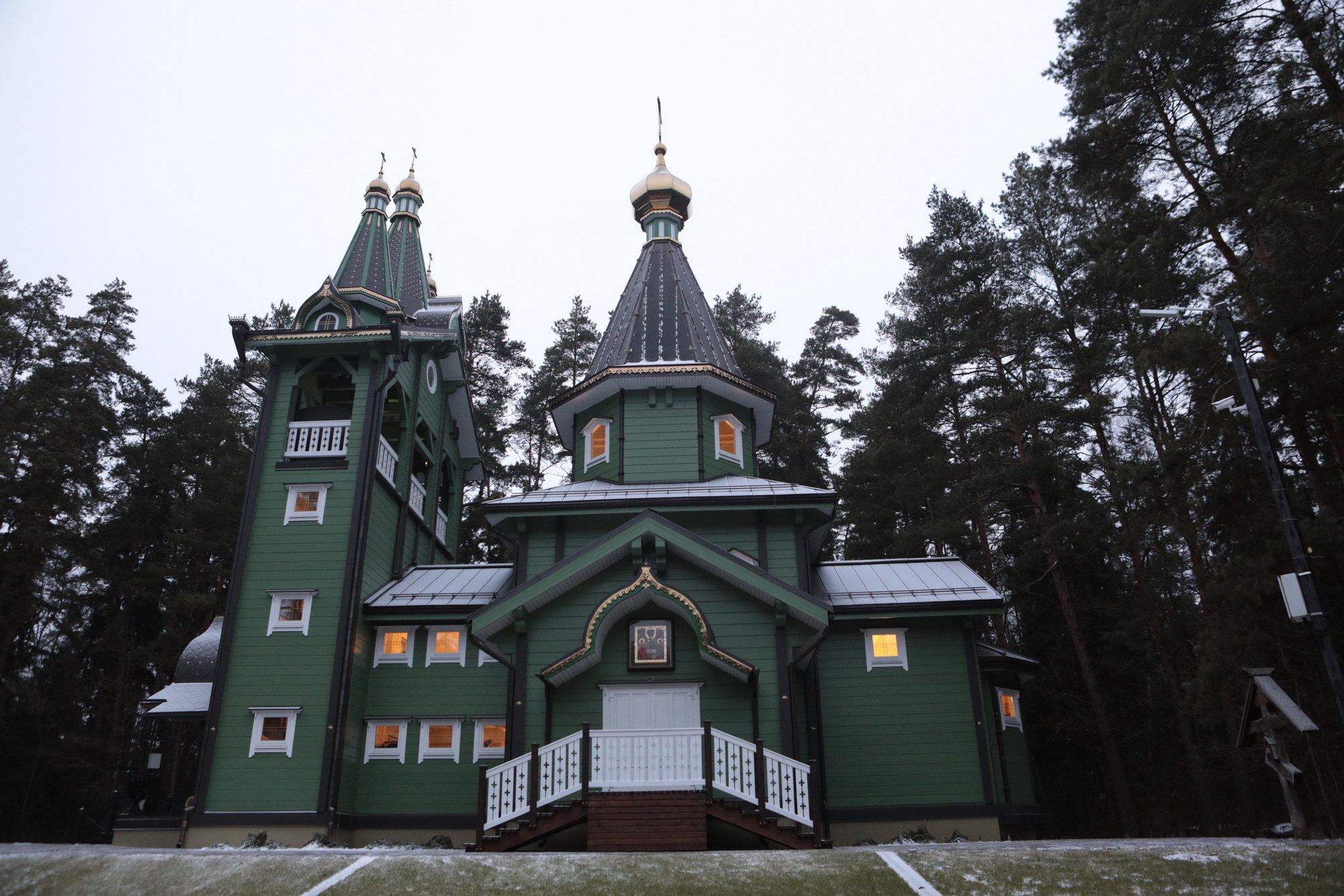 Храм в лесном городке одинцовского