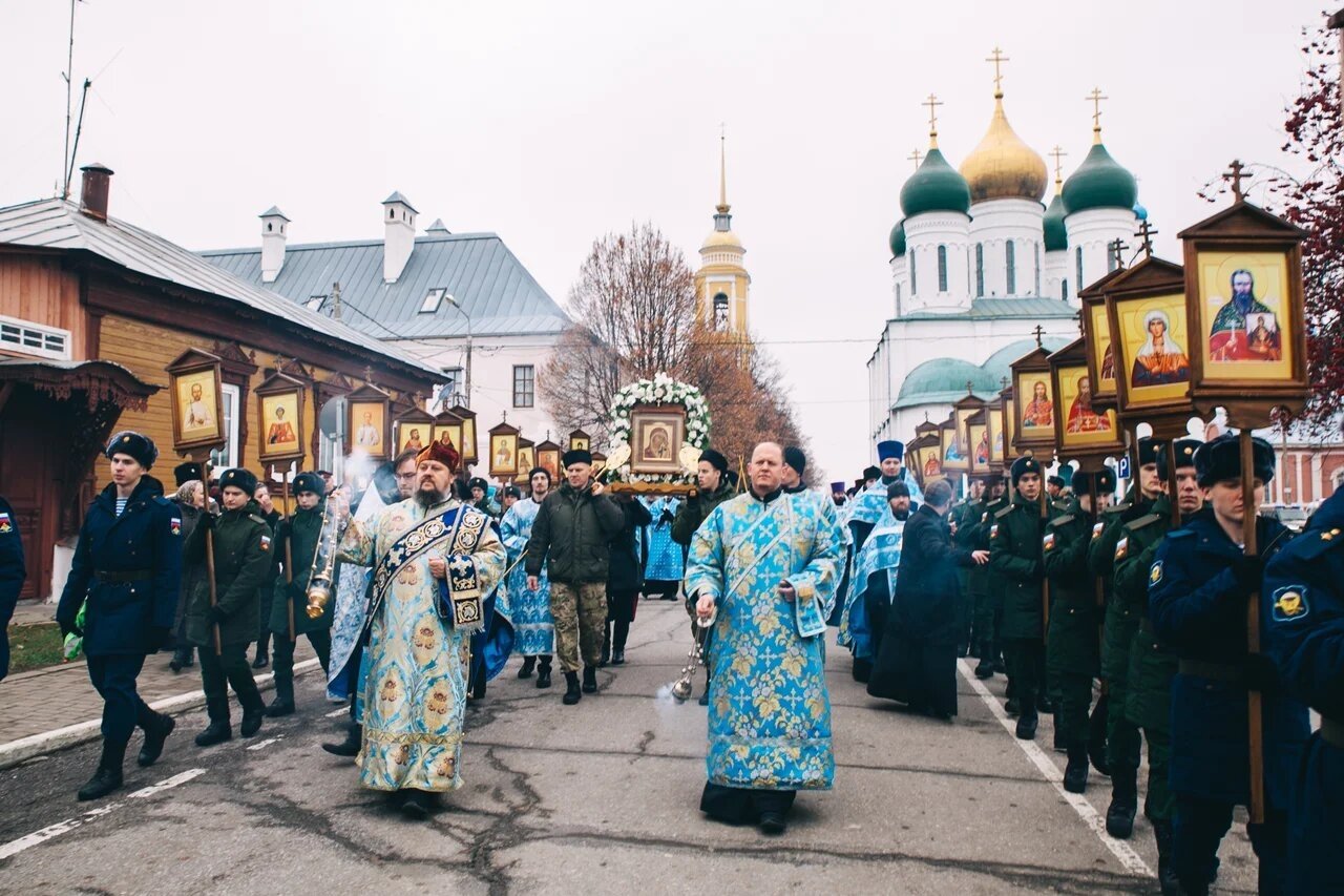 Коломна 4 ноября. Крестный ход 4 ноября Коломна. Крестный ход Коломна 2022 4 ноября. Рождественский крестный ход 2021 в Коломне. Крестный ход в Коломенском листовка.