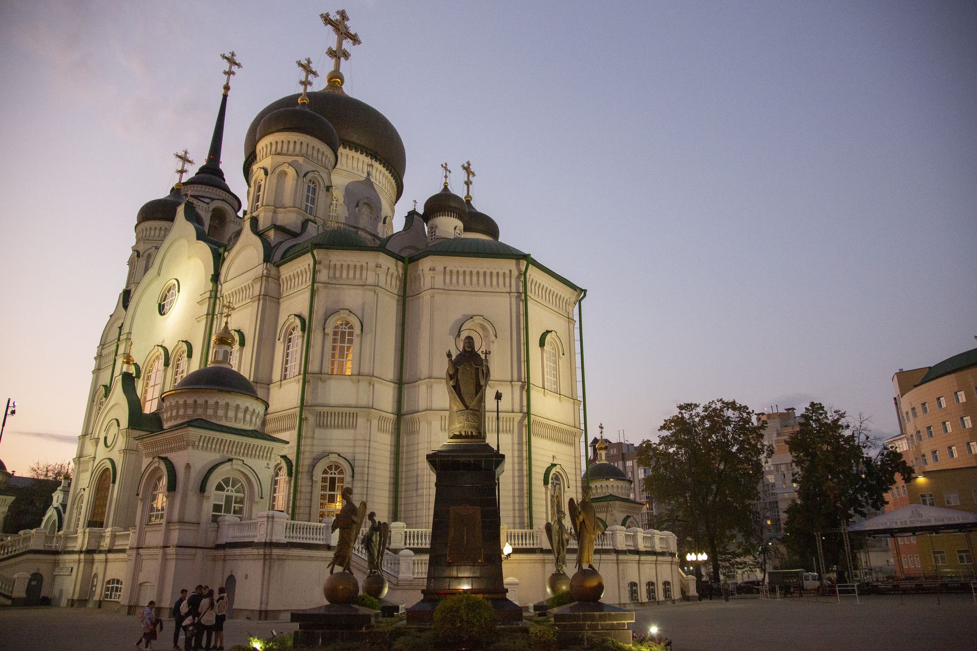 Памятник святителю Митрофану Воронежскому