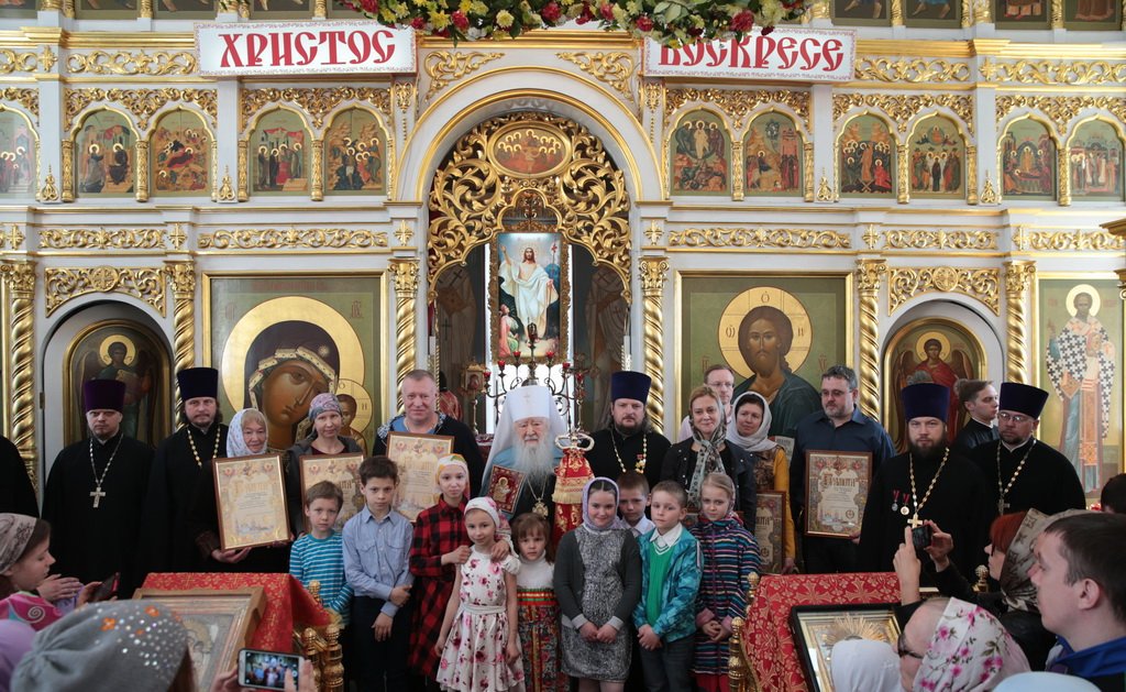 Богослужение в никольском храме солнечногорска. Бужаниново Никольский храм. Настоятель Никольский храма Бужаниново. Настоятель в Никольском храме Бужаниново. Церковь Николая Чудотворца в Бужаниново.