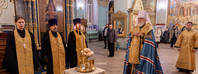 Всенощное бдение в Тихвинском храме Успенского кафедрального собора города Коломны